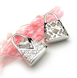 V6银饰风尚馆——容大珠宝银饰加盟 image